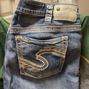 Women’s Silver Jeans Capri size 20. EUC